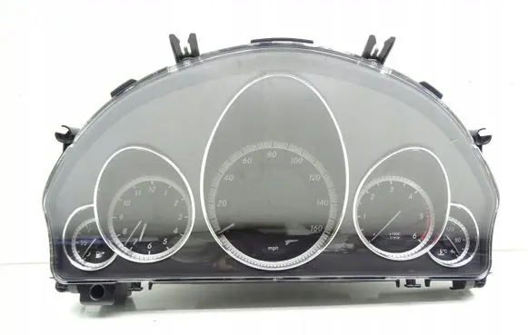Mercedes-Benz E C207 W207 Speedometer (instrument cluster) A2129002308