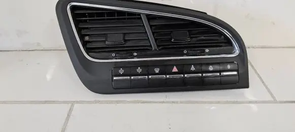 Peugeot 5008 Hazard light switch 96638426XT 01059A02 10007896