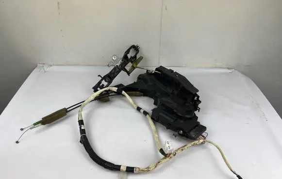 Lexus LS 430 Front door soft close latching motor 1e31
