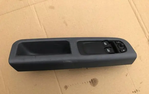 Volvo C30 Electric window control switch 30773208