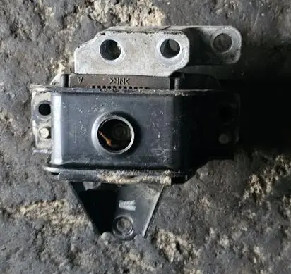 Mitsubishi Outlander Engine mount vacuum valve brak