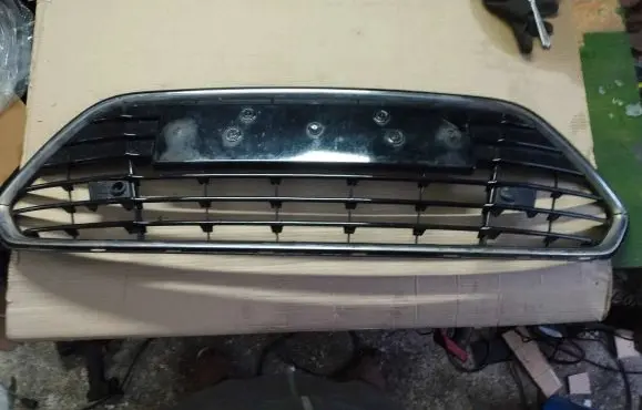 Ford Mondeo MK IV Front grill