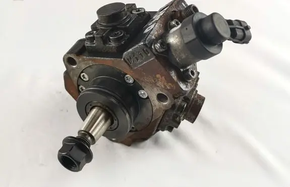 KIA Ceed Fuel injection high pressure pump 331002A420 2548496 0445010206