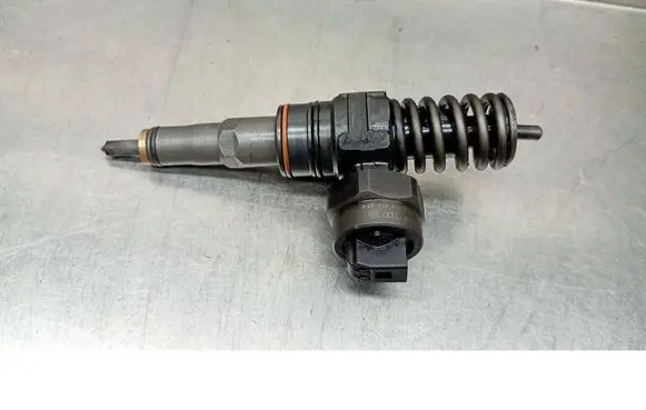 Audi A2 Fuel injector 038130073F