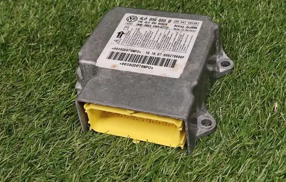Volkswagen Jetta VI Airbag control unit/module 4L0959655B 4L0910655A