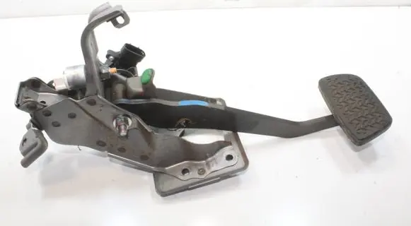 Lexus RX 330 - 350 - 400H Brake pedal 8951047020