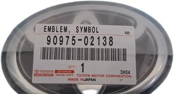 Toyota Yaris XP210 Manufacturers badge/model letters 9097502138