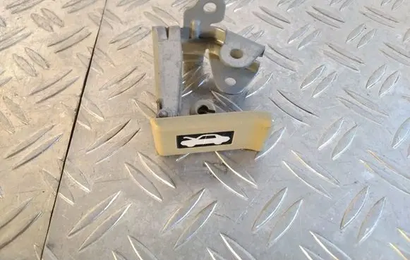 Honda CR-V Engine bonnet (hood) release handle 