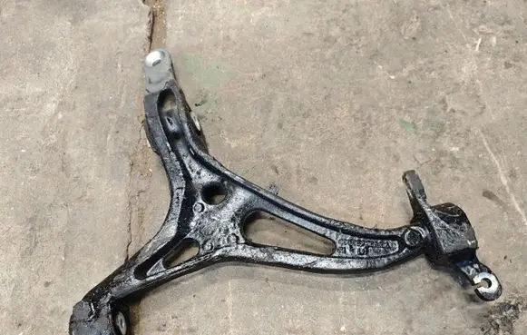 Mercedes-Benz ML W164 Front lower control arm/wishbone 000062366106