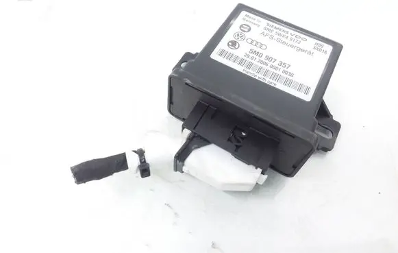 Volkswagen PASSAT B6 Light module LCM 5M0907357