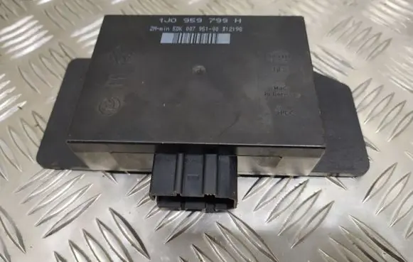 Volkswagen PASSAT B5.5 Engine control unit/module 1J0959799H