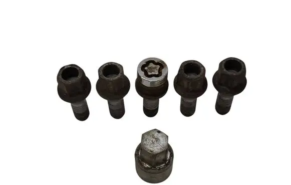 Nissan Qashqai Nuts/bolts 