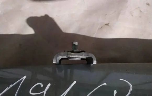Volkswagen Golf VI Tailgate/trunk/boot hinge