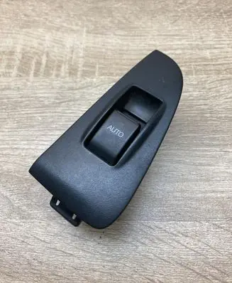 Toyota Avensis T250 Electric window control switch 7427205020