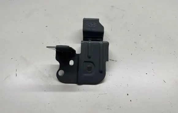 Audi Q8 Fender mounting bracket 4M8821168