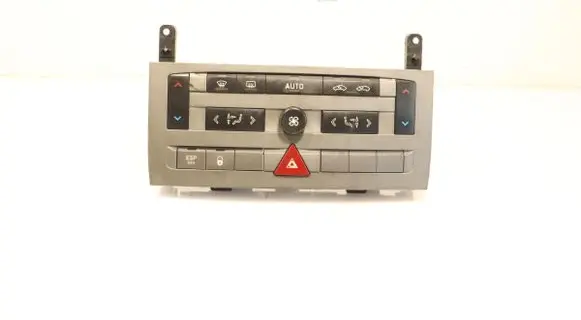 Head unit multimedia control