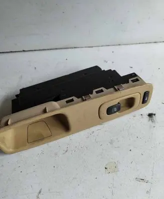 Volvo S80 Electric window control switch 8622040