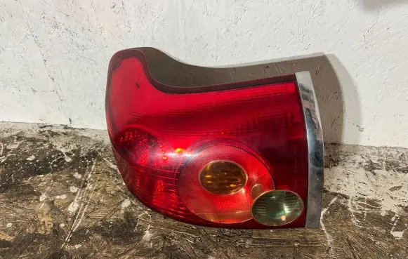 Toyota Avensis T250 Rear/tail lights