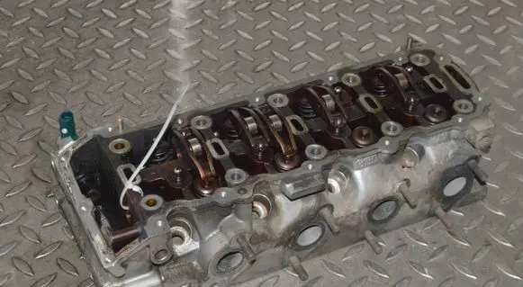 Volkswagen Polo V 6R Engine head 03E103373D
