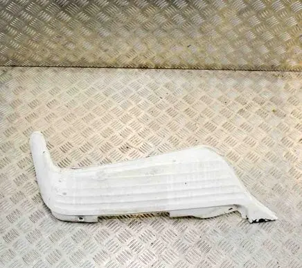 Rear bumper corner part panel trim