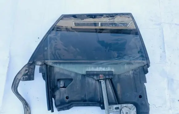 Audi 100 S4 C4 Rear door window/glass frame 