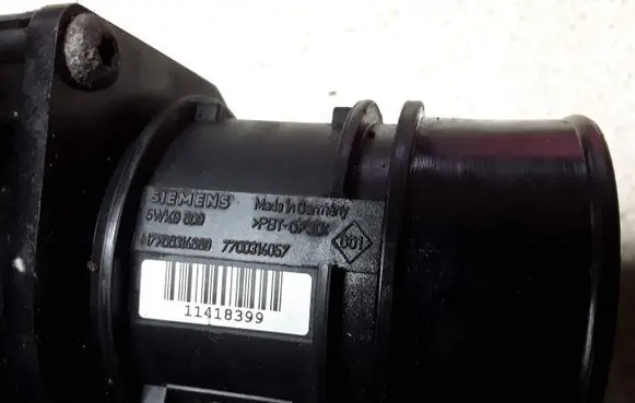 Renault Espace - Grand espace IV Mass air flow meter 7700314669