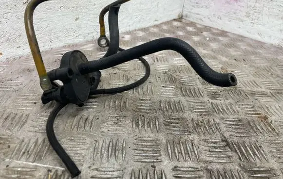 BMW 5 E39 Fuel return line/hose 2354117