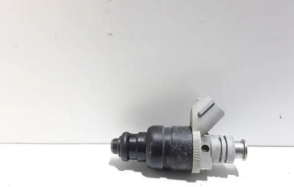 Mitsubishi Colt CZ3 Fuel injector MR988977
