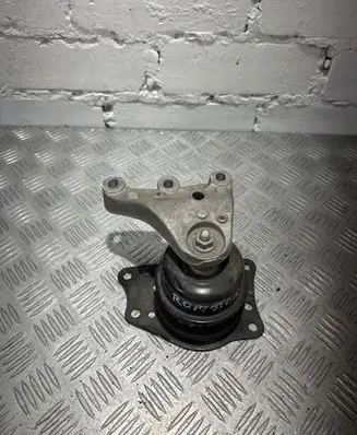 Volkswagen Polo V 6R Engine mount bracket 6Q0199185AA