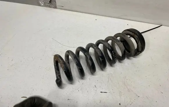 Mercedes-Benz C W204 Rear coil spring