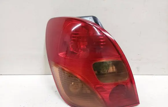 Toyota Corolla Verso E121 Rear/tail lights E49824 RS12A STANLEY1371
