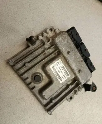 Ford Kuga I Engine control unit/module AV4112A650CM 97RI010012 28330761