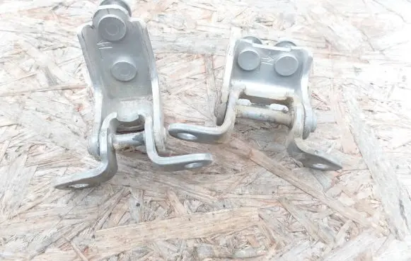 Honda FR-V Rear door hinge set 