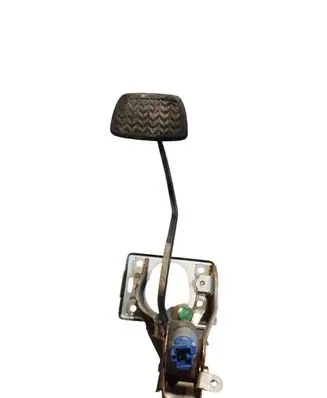 Lexus IS 200-300 Brake pedal 