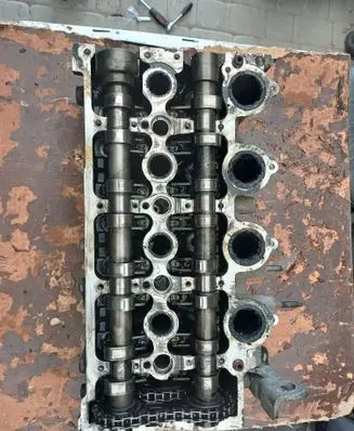Peugeot 5008 Engine head 9688418110