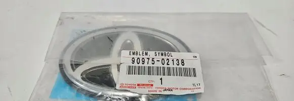 Toyota Yaris XP210 Manufacturers badge/model letters 9097502138