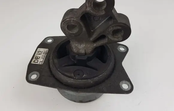 Opel Insignia A Engine mount bracket 13312093