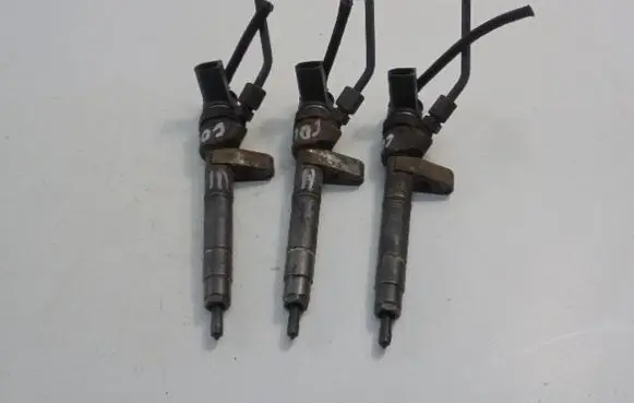 Mitsubishi Colt Fuel injector A6400700787