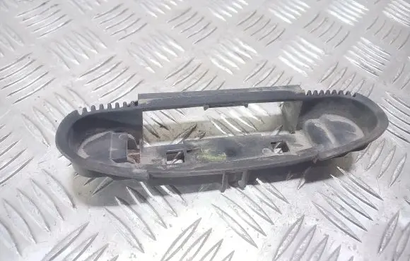 Rear door exterior handle/bracket