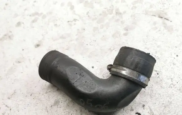 Volvo V70 Intercooler hose/pipe 30696253
