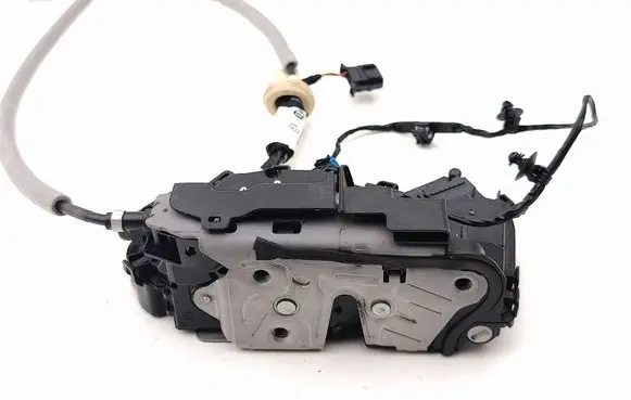 Volkswagen Golf VIII Front door lock 5TC837015D A046465 STV07
