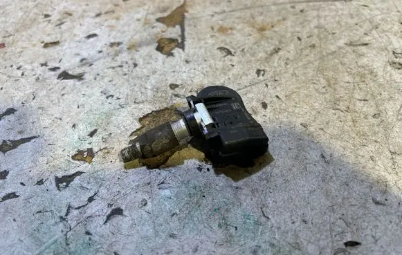 Mercedes-Benz E W213 Tire pressure sensor 56029527AA