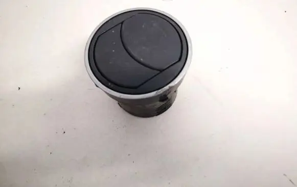 Mazda 3 II Dash center air vent grill bbm464730