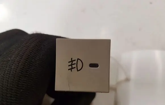 Fog light switch