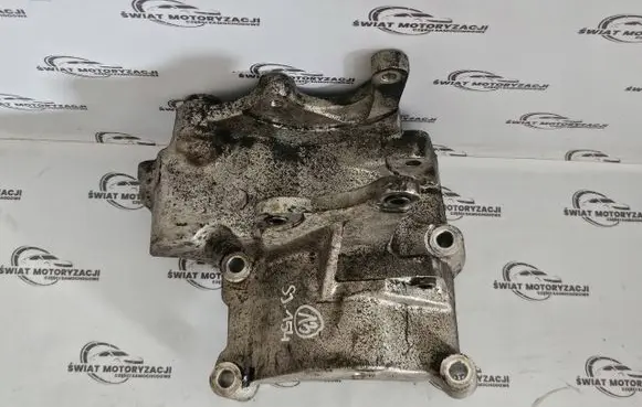 KIA Carens II Engine mount bracket
