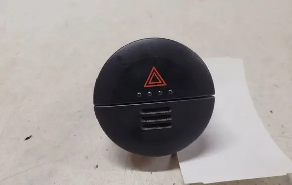 Nissan X-Trail T30 Hazard light switch