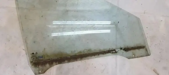 KIA Carnival Front door window glass four-door