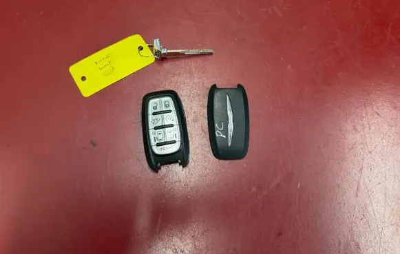 Chrysler Pacifica Ignition key/card 68217832AC
