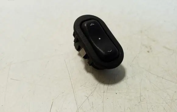 Opel Zafira A Electric window control switch 90561388