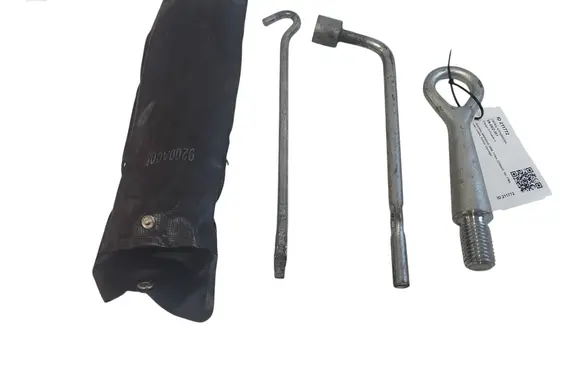 Citroen C-Crosser Tool set 